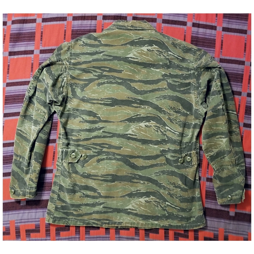 VTG. U.S. MILITARY TIGER STRIPED CAMO JACKET- MEN'S SIZE MEDIUM LONG - Picture 10 of 10